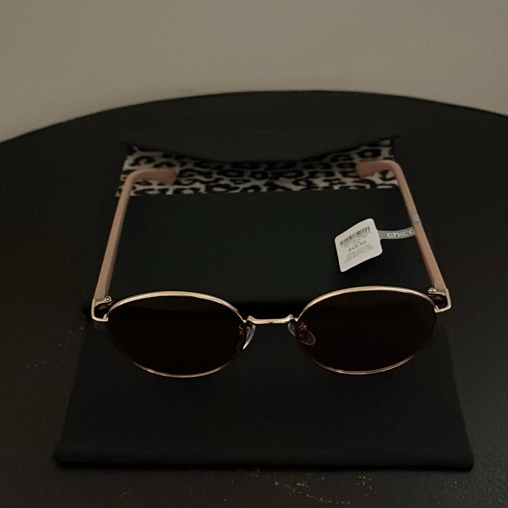 NWT, Chico’s, Gold Sunglasses with Print Case
